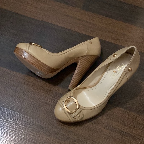 NWOT COACH High Heel Pumps Size 6B - Picture 9 of 16